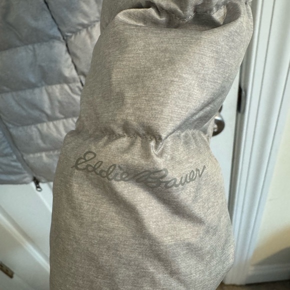 Eddie Bauer women’s puffer jacket size xs gray - Picture 3 of 5